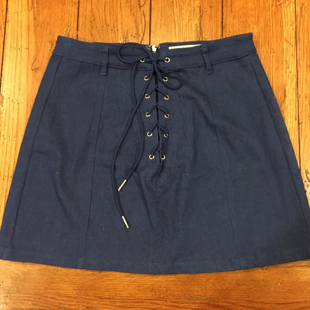 PEACH LOVE BOUTIQUE LACE UP BLUE SKIRT MEDIUM